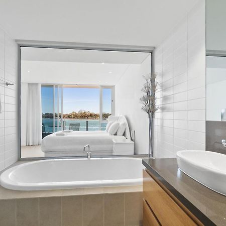 Seapoint 102 Apartment Мандура Екстериор снимка