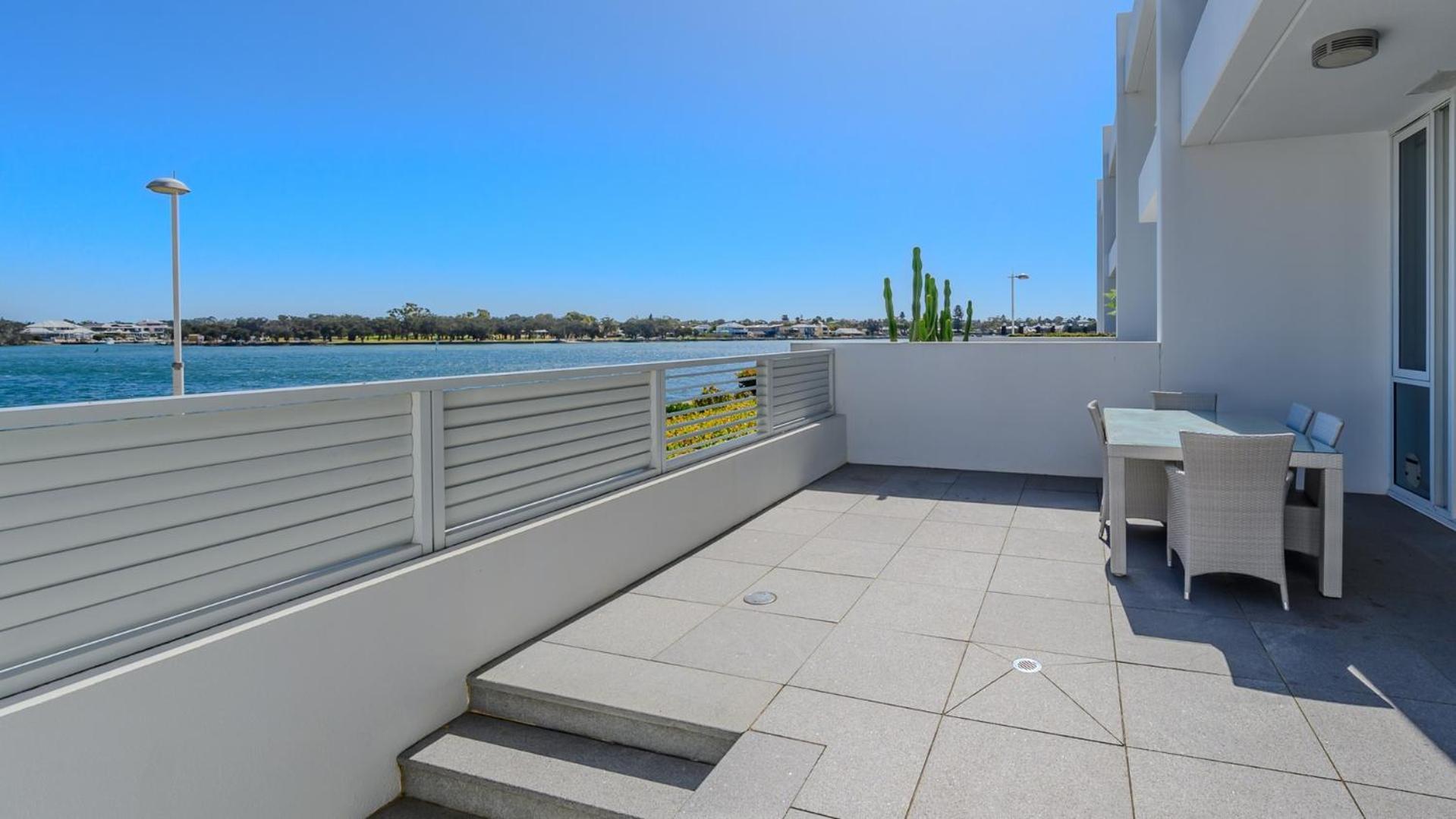 Seapoint 102 Apartment Мандура Екстериор снимка