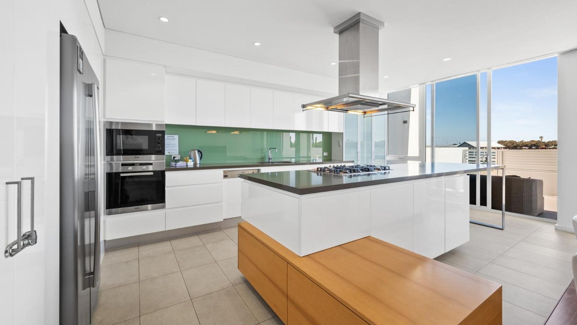 Seapoint 102 Apartment Мандура Екстериор снимка