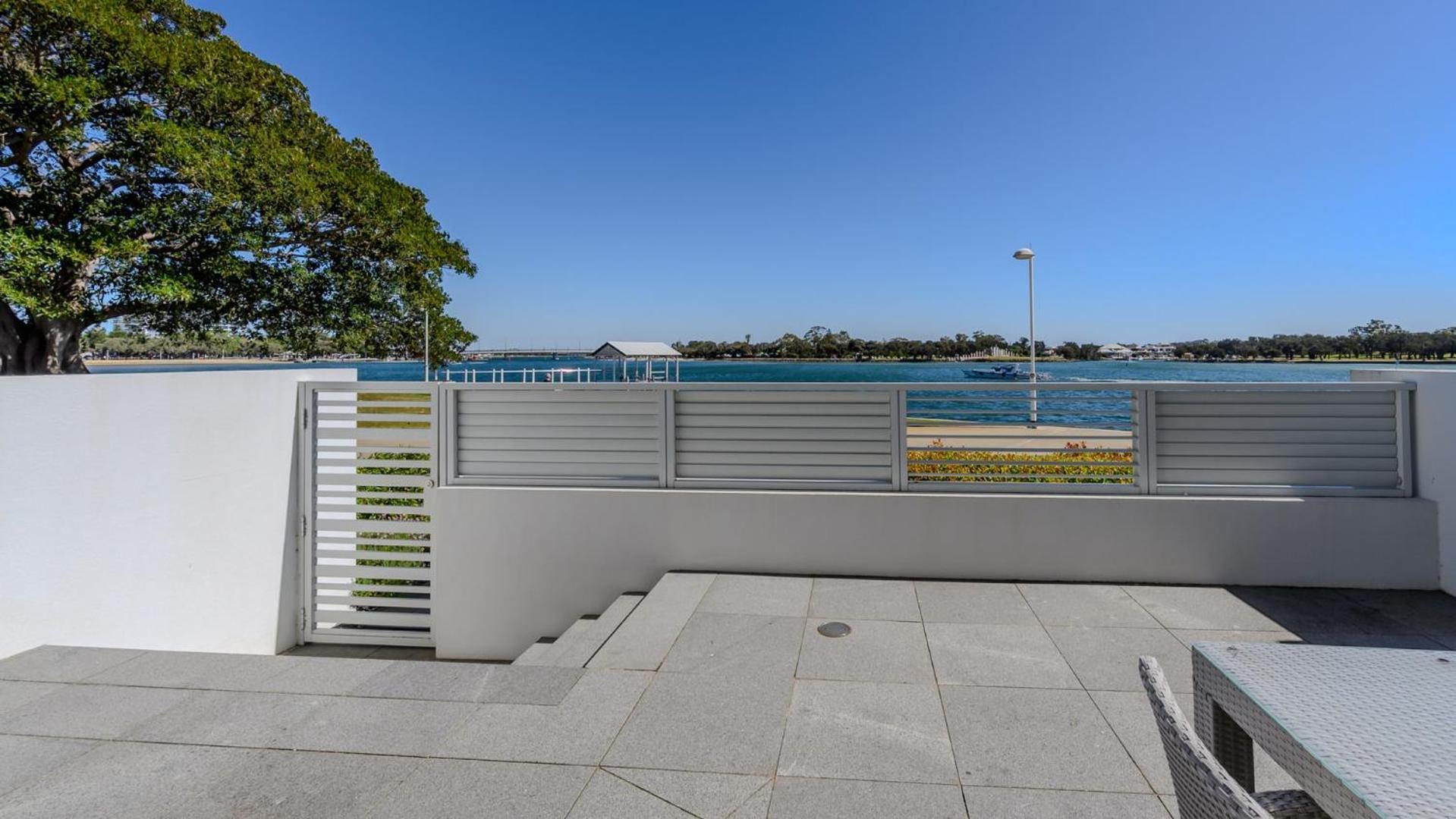 Seapoint 102 Apartment Мандура Екстериор снимка